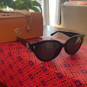 Authentic Tory Burch Miller cat eye sunglasses. Worn twice.